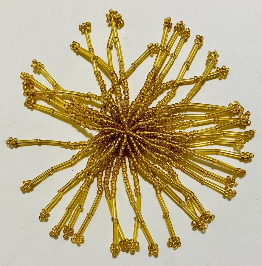Hombrera – Abalorios dorados 2.5"x 2”