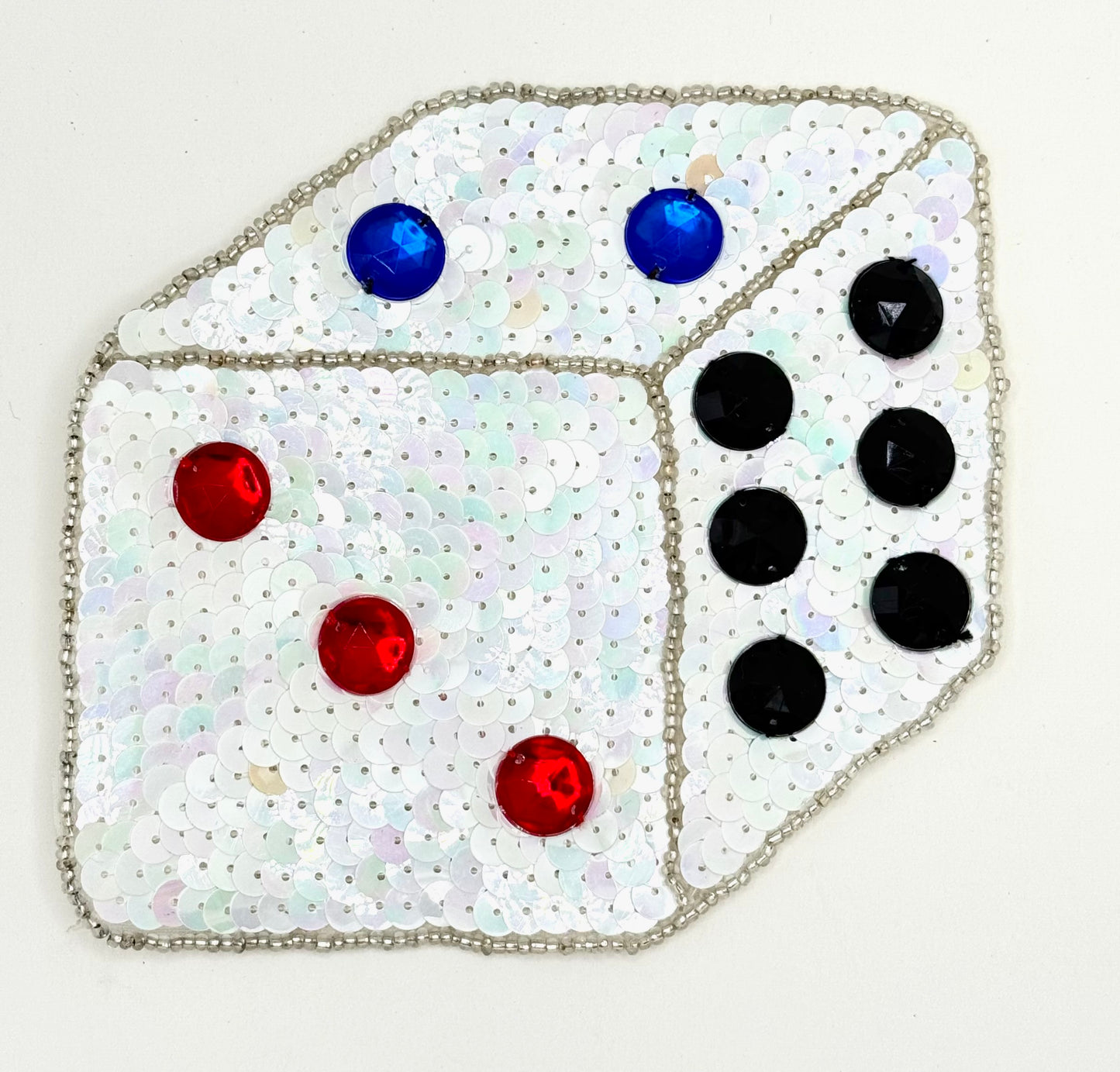 Dado único - Lentejuelas iridiscentes blancas - Cuentas plateadas - Piedras acrílicas azules/rojas/negras 5" x 4.5"