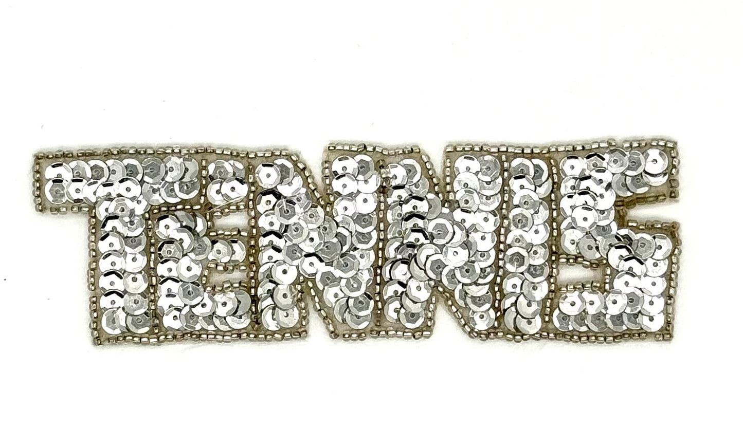 Palabra "Tenis" con Lentejuelas Plateadas 1.5" x 5"