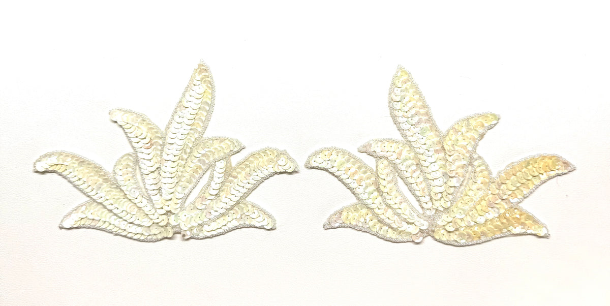 Par de hojas - Lentejuelas color marfil - Cuentas blancas 6.25” x 4.5"