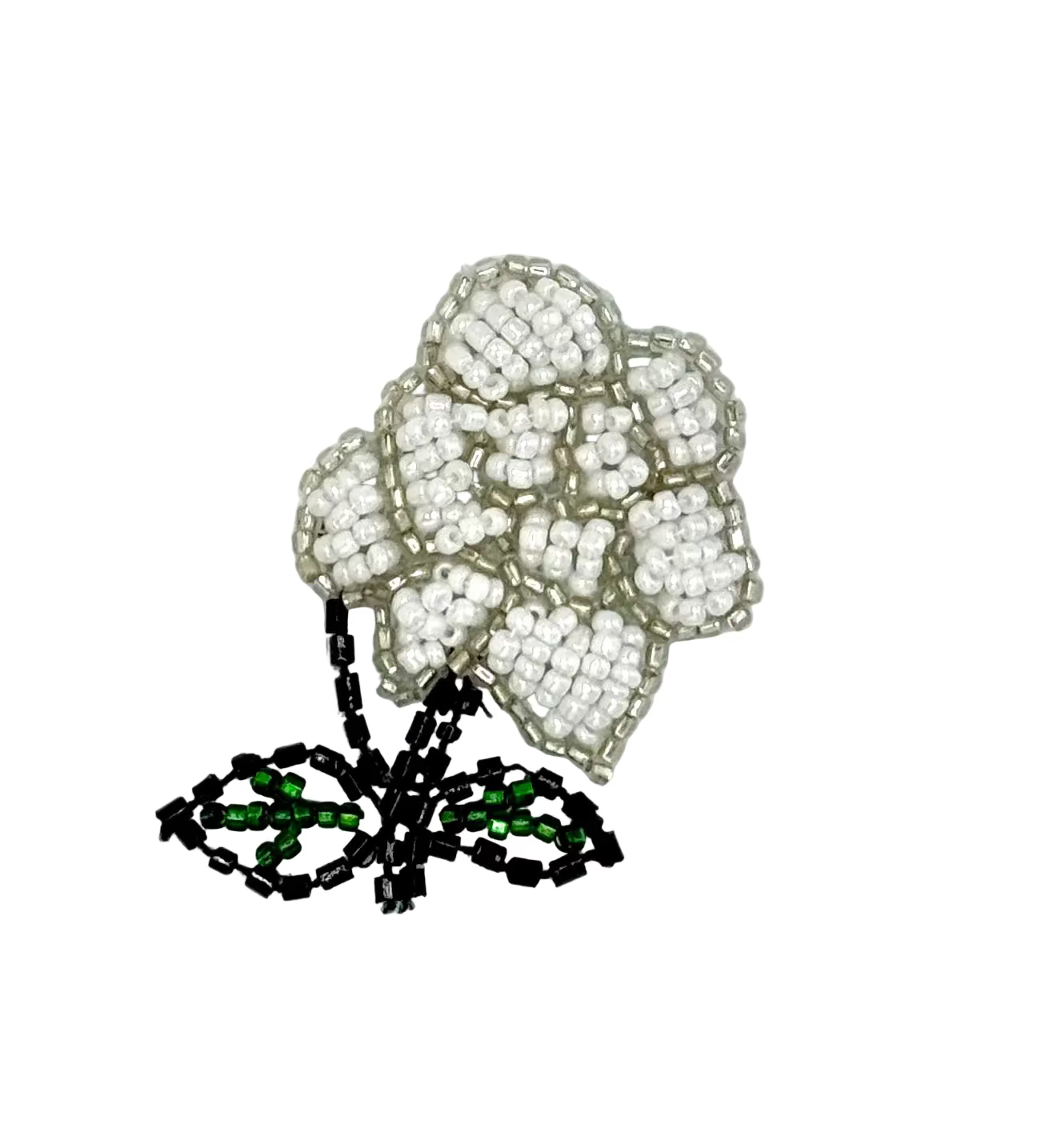 Flor Blanca con Cuentas Plateadas, Blancas, Negras y Verdes 2" x 1.75"