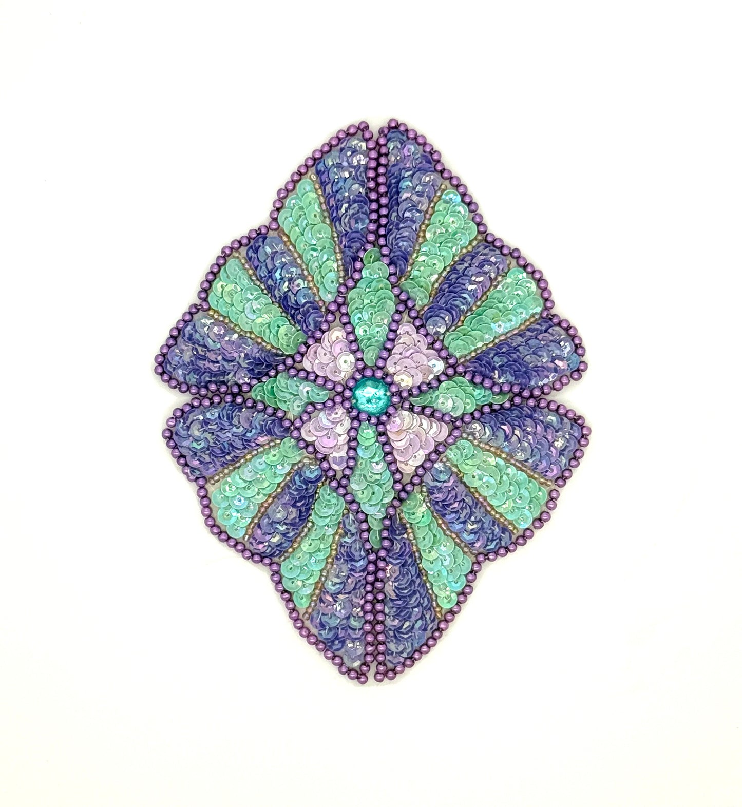 Diseño de autor con lentejuelas y cuentas de colores del suroeste 6" x 4.5"