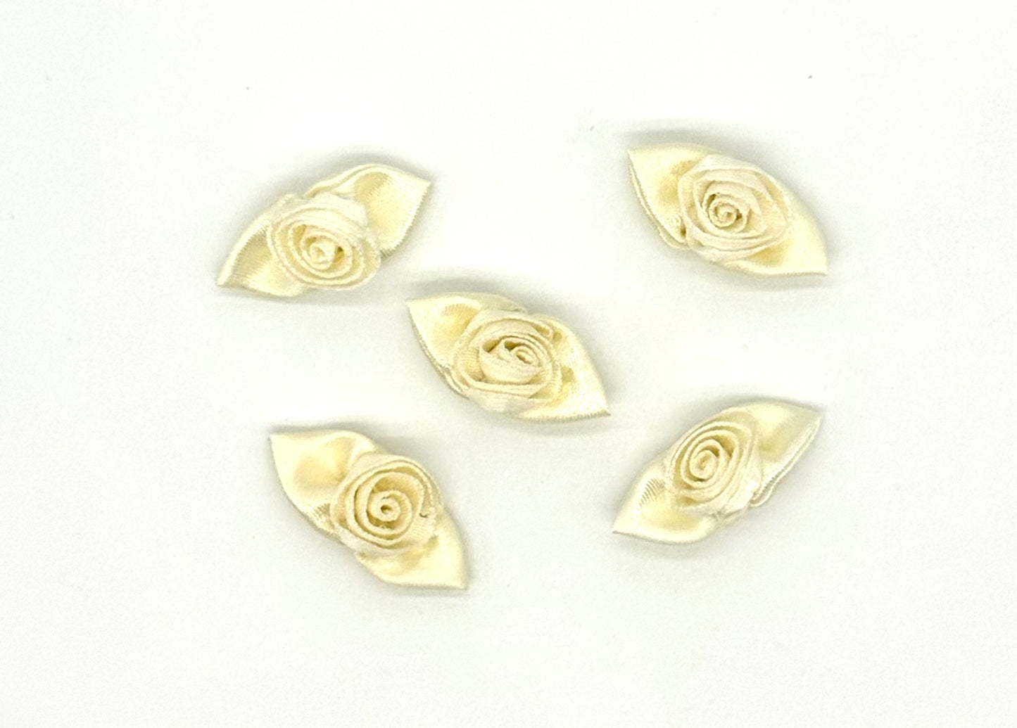 Flores Set de 5 flores de satén Estilo cinta color crema crudo