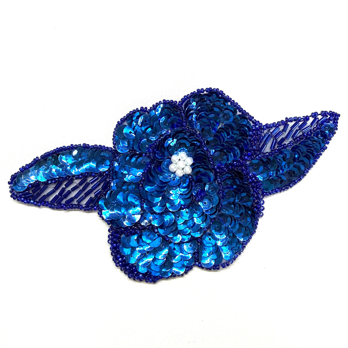 Flor con Lentejuelas Azul Royal y Cuentas con Centro de Racimo de Perlas 15.24 cm x 8.25 cm