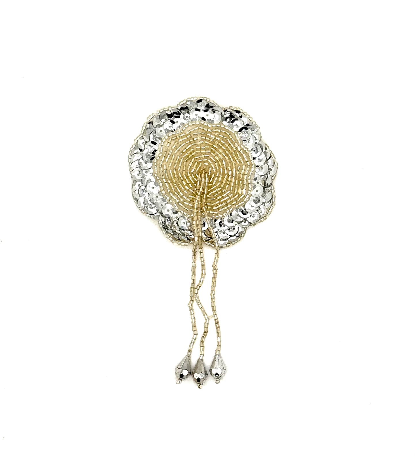 Flor en forma de charretera - Lentejuelas/Cuentas plateadas 5.5" x 3"