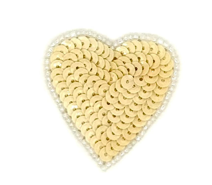 Aplique de corazón - Lentejuelas beige - Cuentas blancas - 2" x 2"