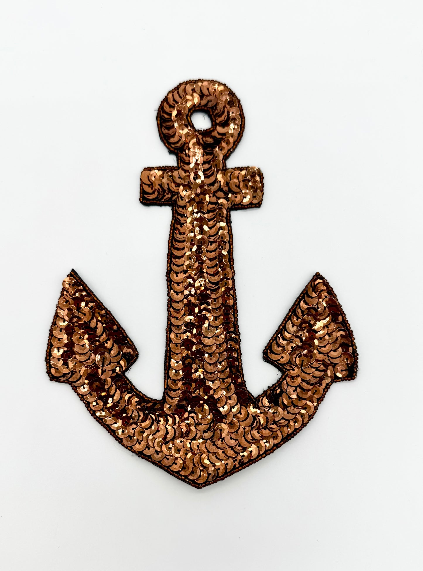 Ancla con lentejuelas y cuentas de bronce de 19 x 14 cm