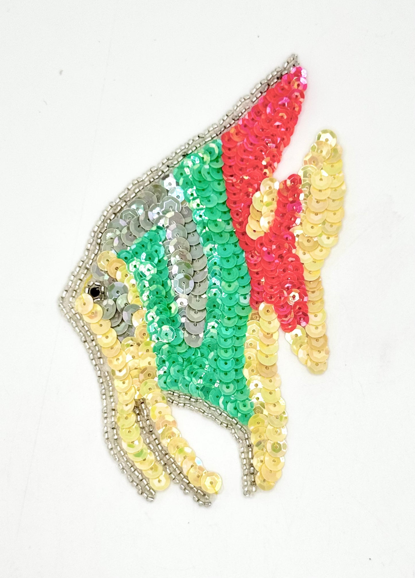 Aplicación de Pez - Lentejuelas Multicolor - Cuentas Plateadas 5.75" x 3.5"