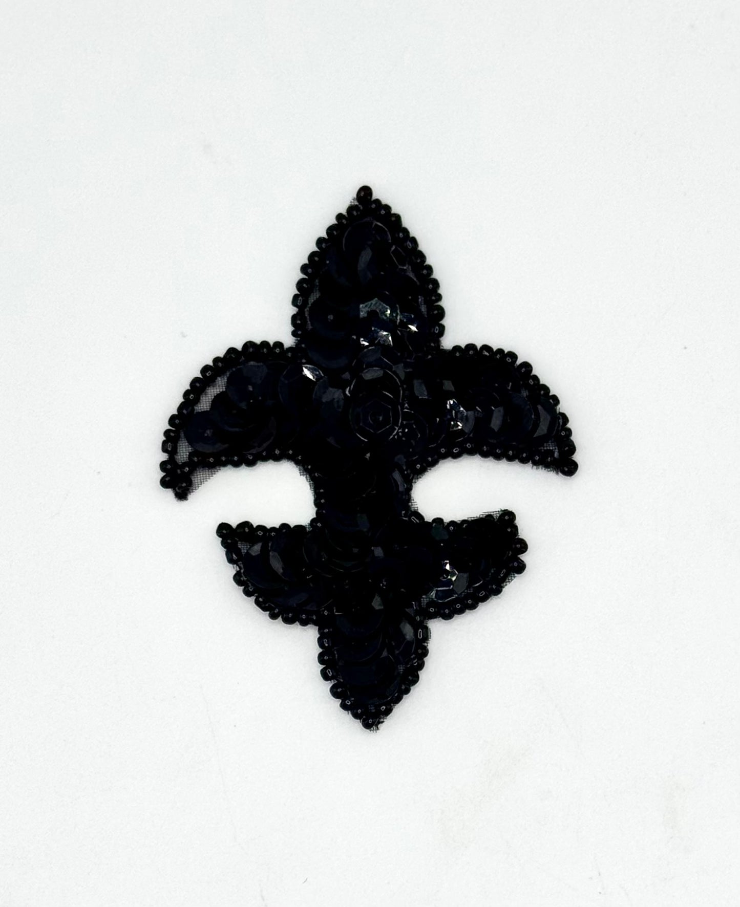 Flor de lis - Lentejuelas y abalorios negros 2.75"x 2"
