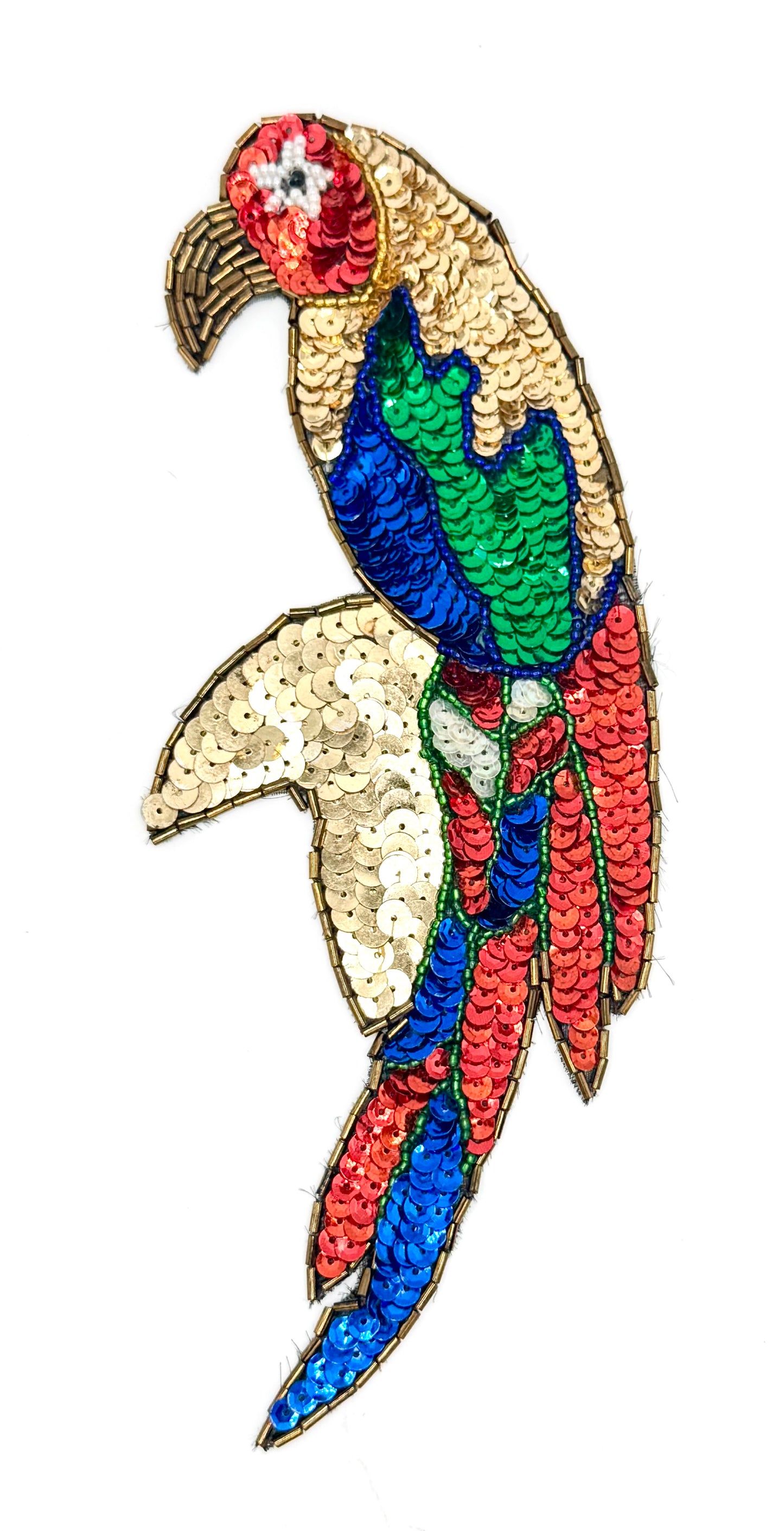 Loro posado en una rama - Lentejuelas multicolores y cuentas de vidrio 9" X 3.5"