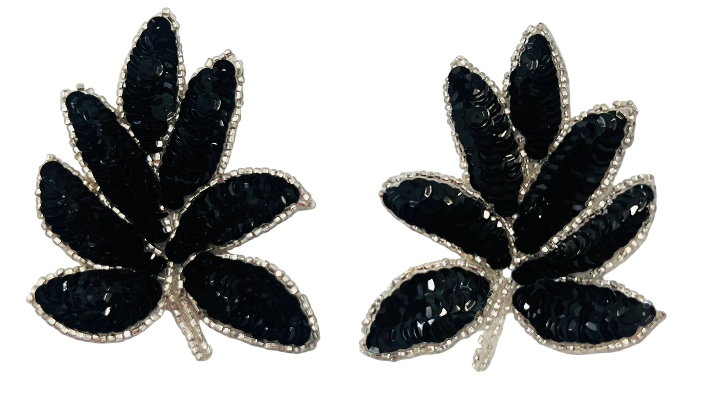 Par de hojas con lentejuelas negras y abalorios plateados de 10 x 7,5 cm