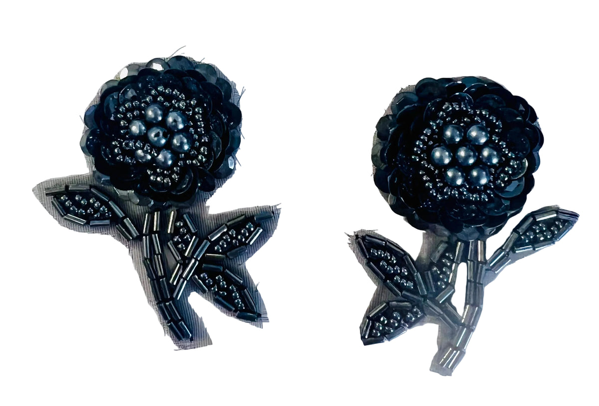 Flor de Carbón con Cuentas 2.5" x 2"
