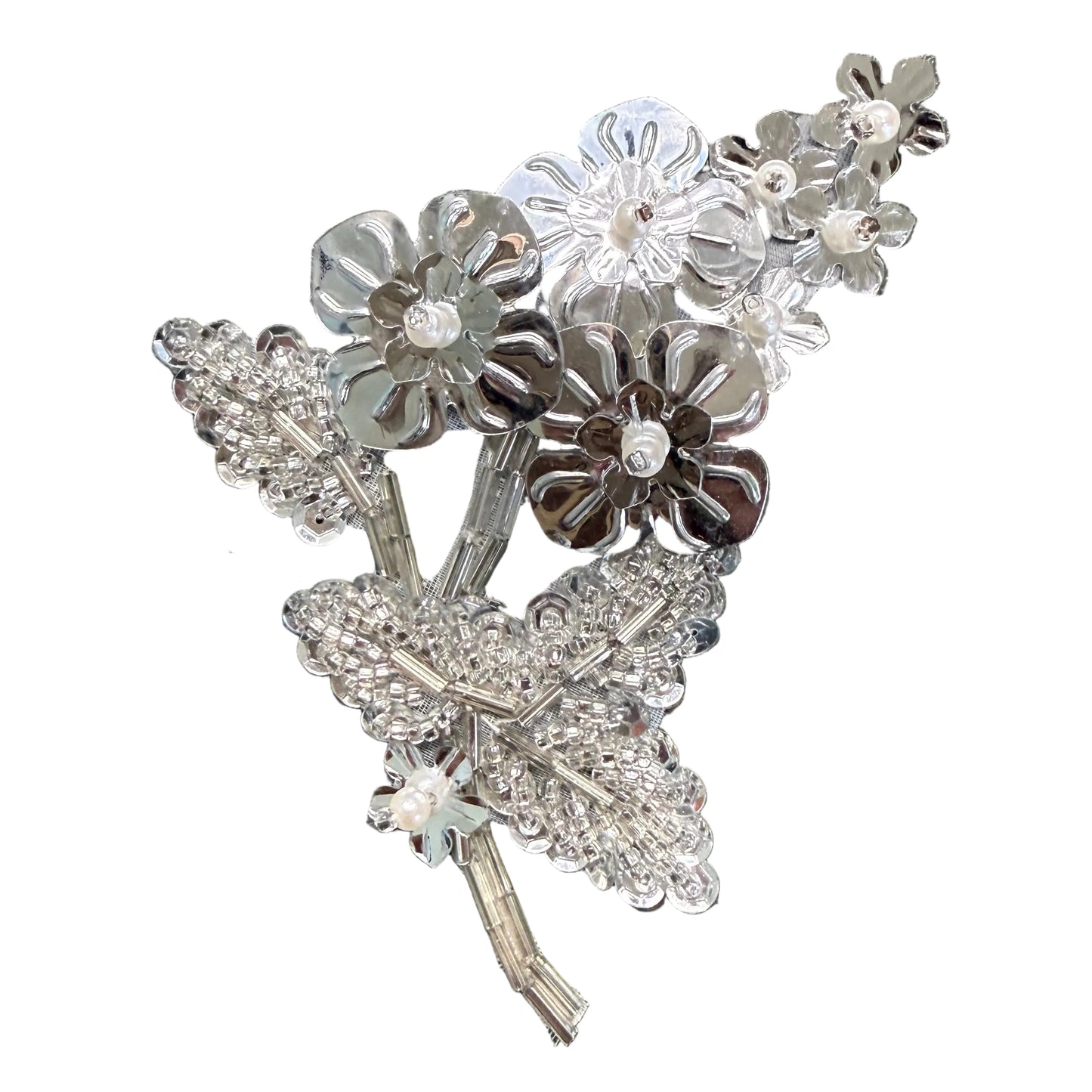 Flor con cuentas plateadas y perlas de 2" x 3.5"