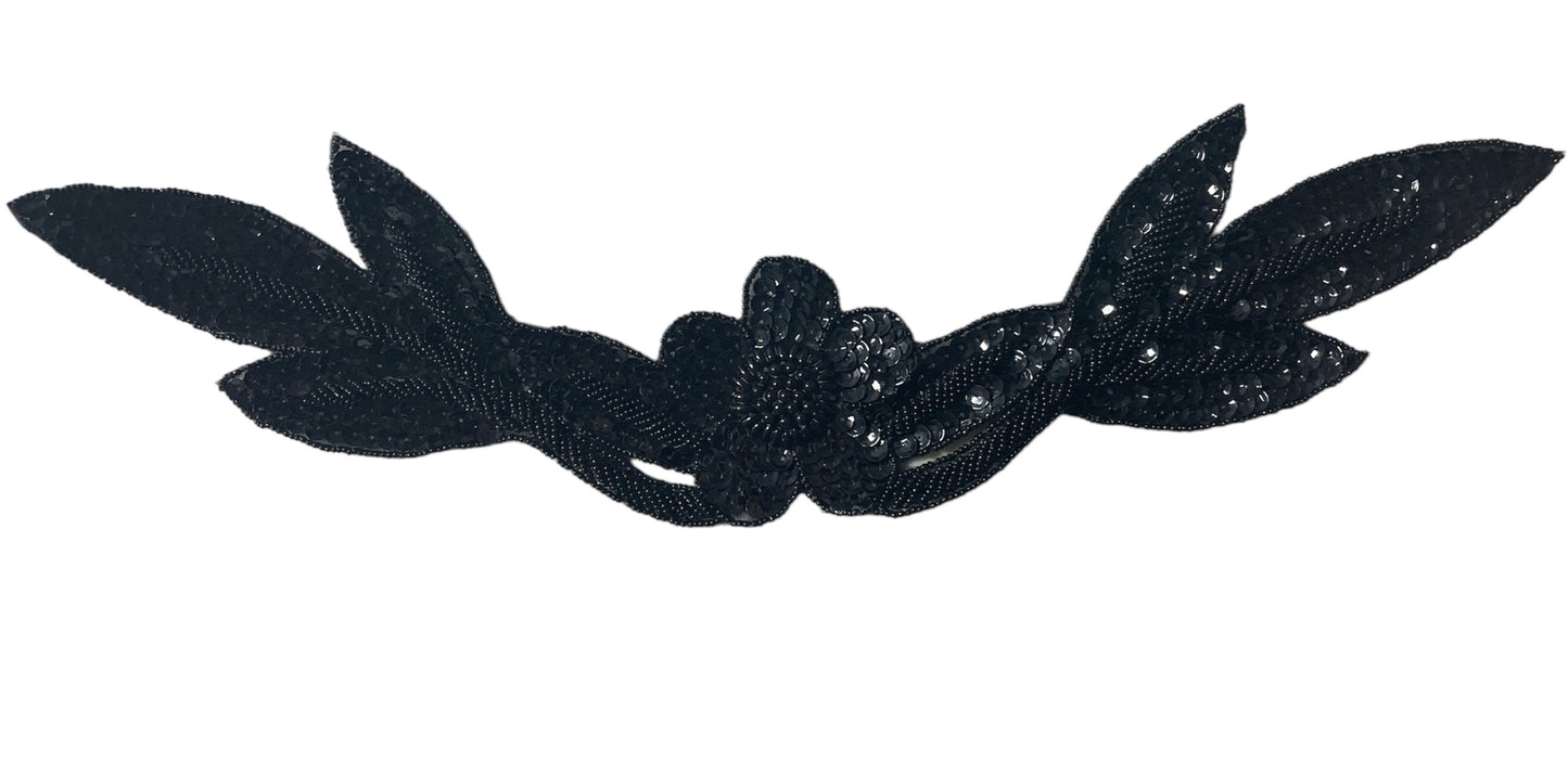 Escote de flores con lentejuelas y abalorios negros 41.9 cm x 12.7 cm