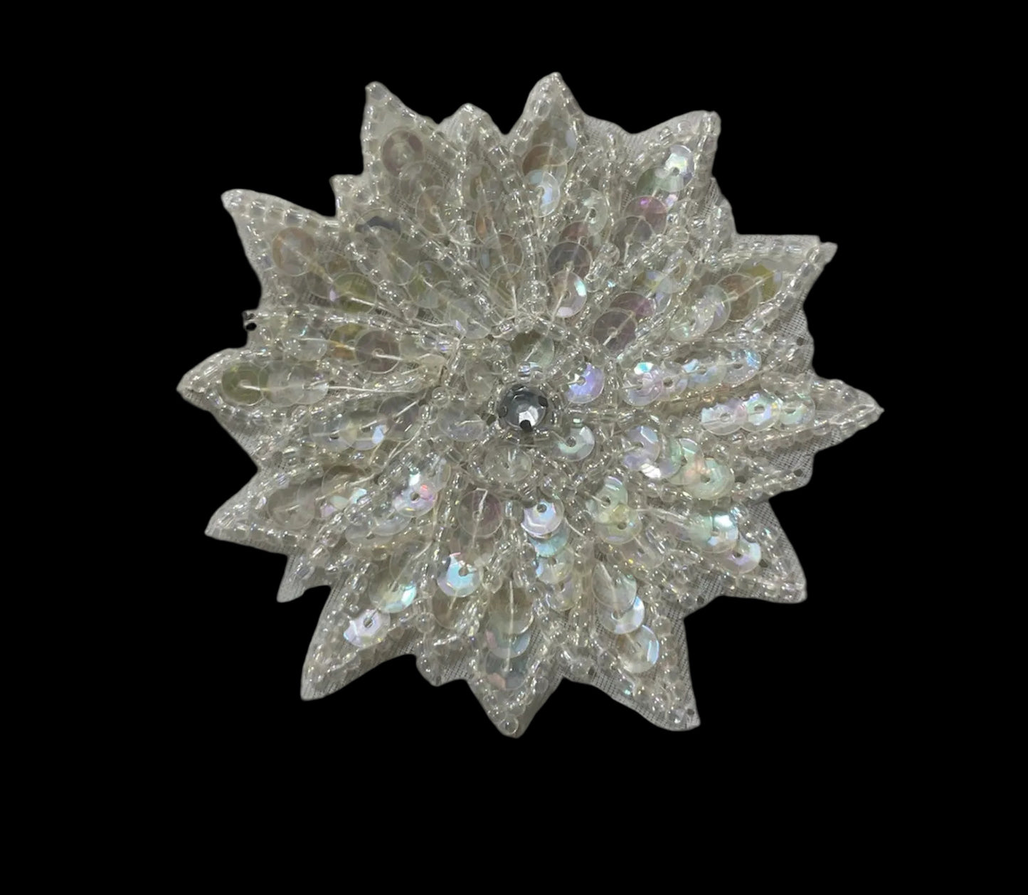 Flor con lentejuelas iridiscentes, cuentas y centro de diamantes de imitación de 3"