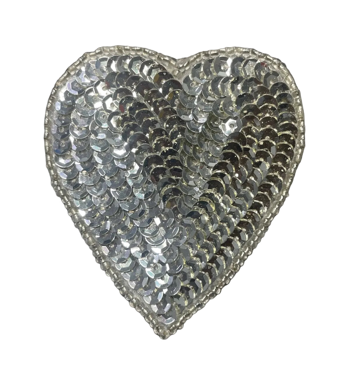 Aplicación de corazón - Lentejuelas plateadas y abalorios 3” x 2.5"