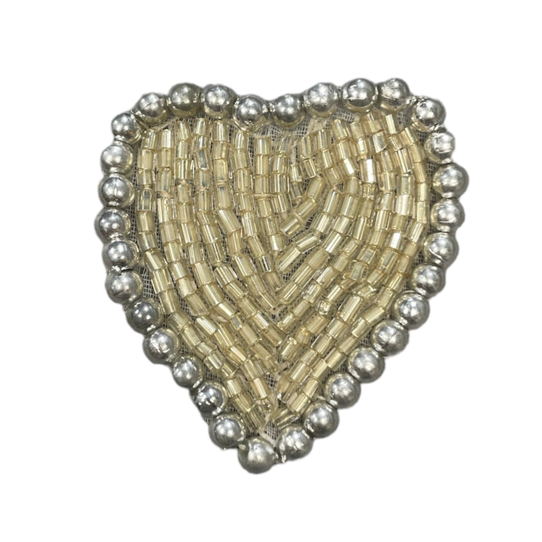 Aplique de Corazón - Cuentas de Vidrio Plateadas - Perlas Plateadas 2" x 1.75"