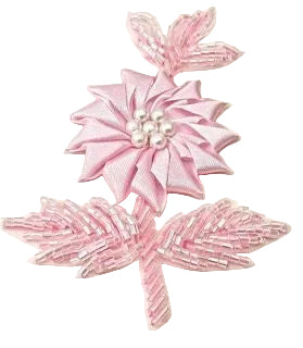 Flor de satén rosa y cuentas y perlas rosas de 3.5" X 2.5"