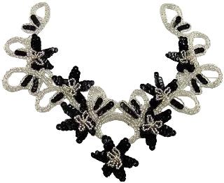 Escote Floral Hecho de Lentejuelas Negras, Cuentas Plateadas y Diamantes de Imitación 25.4 cm x 22.86 cm