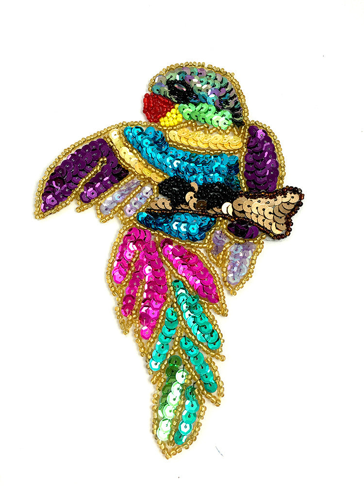 Loro estirando el ala con lentejuelas y abalorios multicolores de 6.5" x 4"