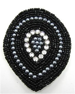 Diseño de motivo de cuentas y pedrería negras y plateadas 3.5" x 3"