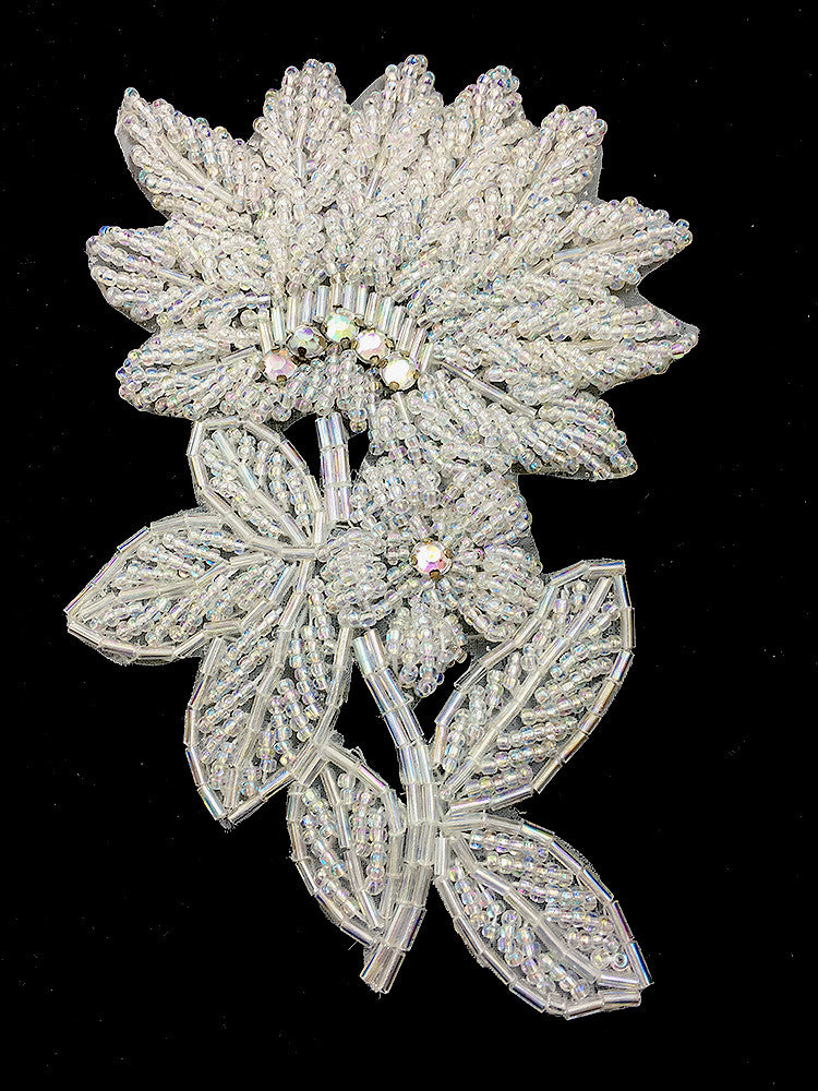 Flor con Cuentas Iridiscentes y Diamantes de Imitación 5.5" x 4"