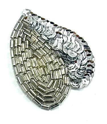 Aplique de Hoja en Forma de Corazón - Lentejuelas/Cuentas Plateadas 2” x 1.5”