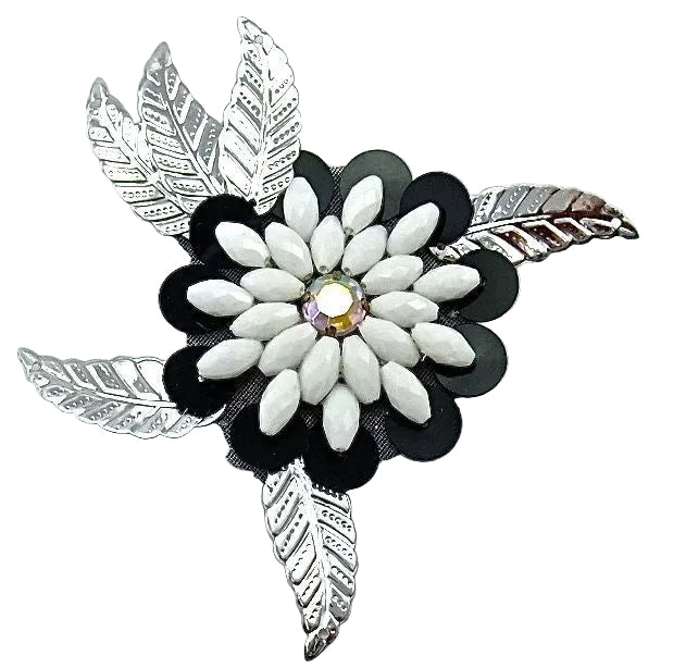 Flor cuentas blancas lentejuelas negras hoja plateada 7,62 cm x 7,62 cm