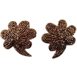 Par de flores con cuentas de bronce de 2.5" x 3"