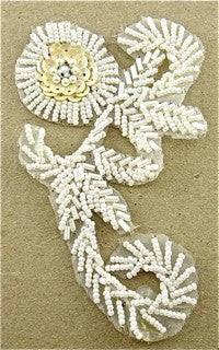 Flor con abalorios blancos 5" x 3"