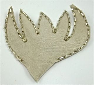 Satén hoja con ribete de cuentas de tubo plateadas 10,16 cm x 10,16 cm