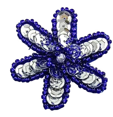 Flor con lentejuelas plateadas, cuentas azul rey y perla de 2"