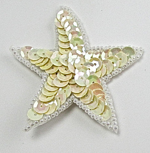 Estrella con lentejuelas beige y abalorios blancos de 2,5"