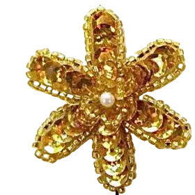 Flor con lentejuelas y cuentas doradas y perla central de 2" x 2"