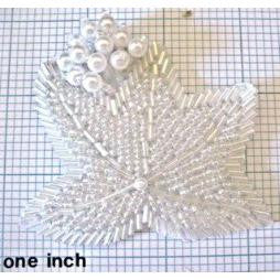 Acento de hoja con cuentas iridiscentes y perlas de 7.6 cm