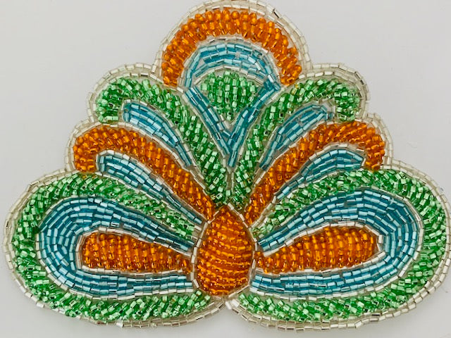 Lazo con diseño de motas en cuentas verde limón, naranja y turquesa de 12.7 cm x 8.9 cm
