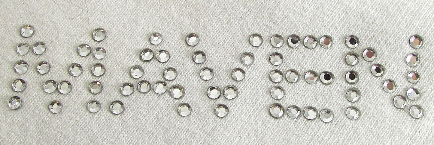 MAVEN Plancha Termoadhesiva (Maven significa experto o conocedor) Cristales 3/4" x 3.25"