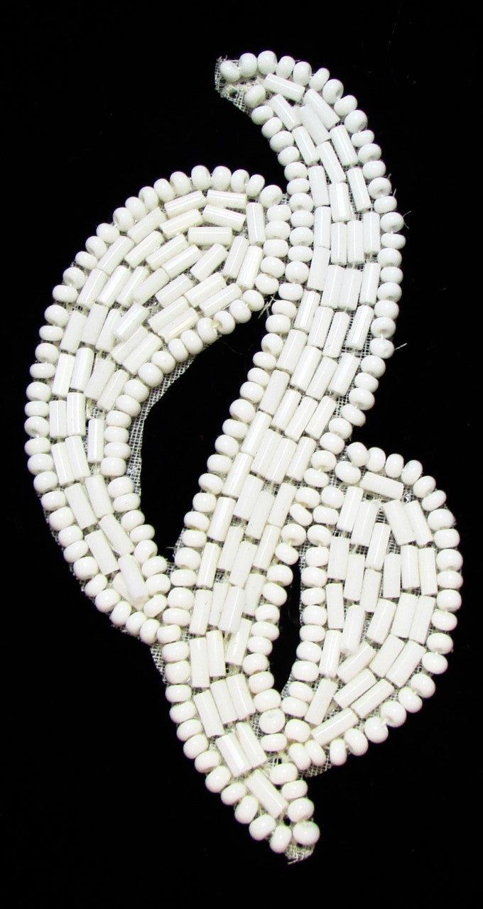 Diseño de Diseñador - Lentejuelas Iridiscentes/Blancas Cremosas - Perlas Blancas - Cuentas 3" x 3.5"
