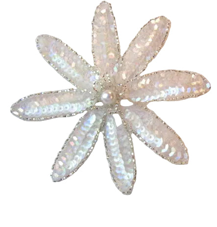 Flor con Lentejuelas Iridiscentes y Cuentas Plateadas con Perla Central 10,16 cm x 10,16 cm