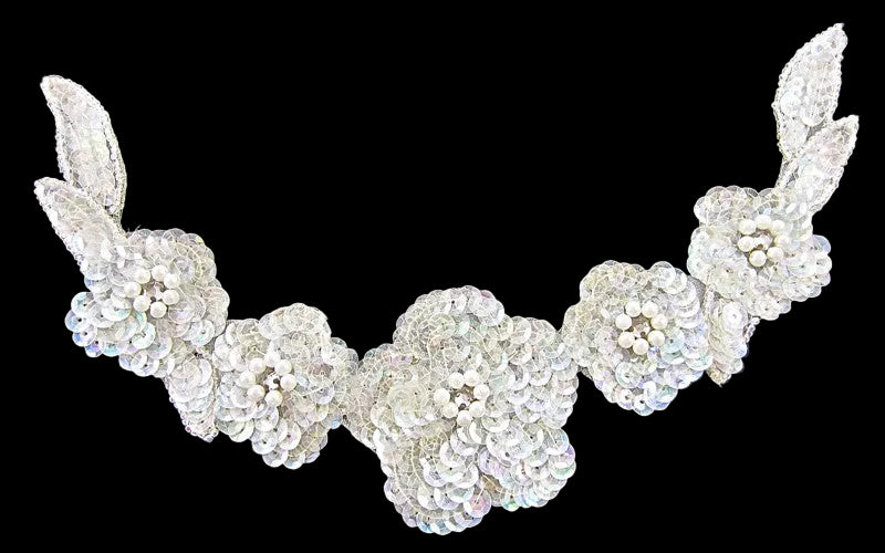 Flor con Lentejuelas Iridiscentes, Diamantes de Imitación y Perlas 8.5" X 4"