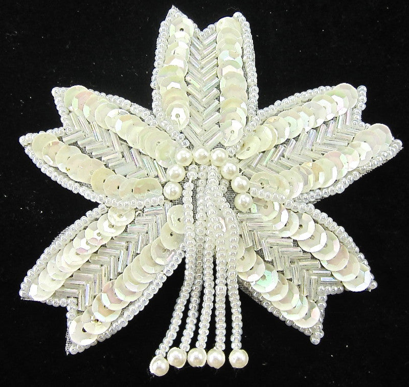 Flor de hombrera - Lentejuelas iridiscentes blanco china - Cuentas iridiscentes blancas 3.25" x 3"