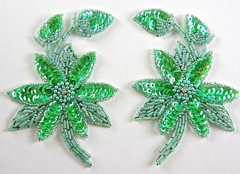 Par de Flores con Lentejuelas Verdes Iidiscentes Brillantes y Pedrería 5" x 3"