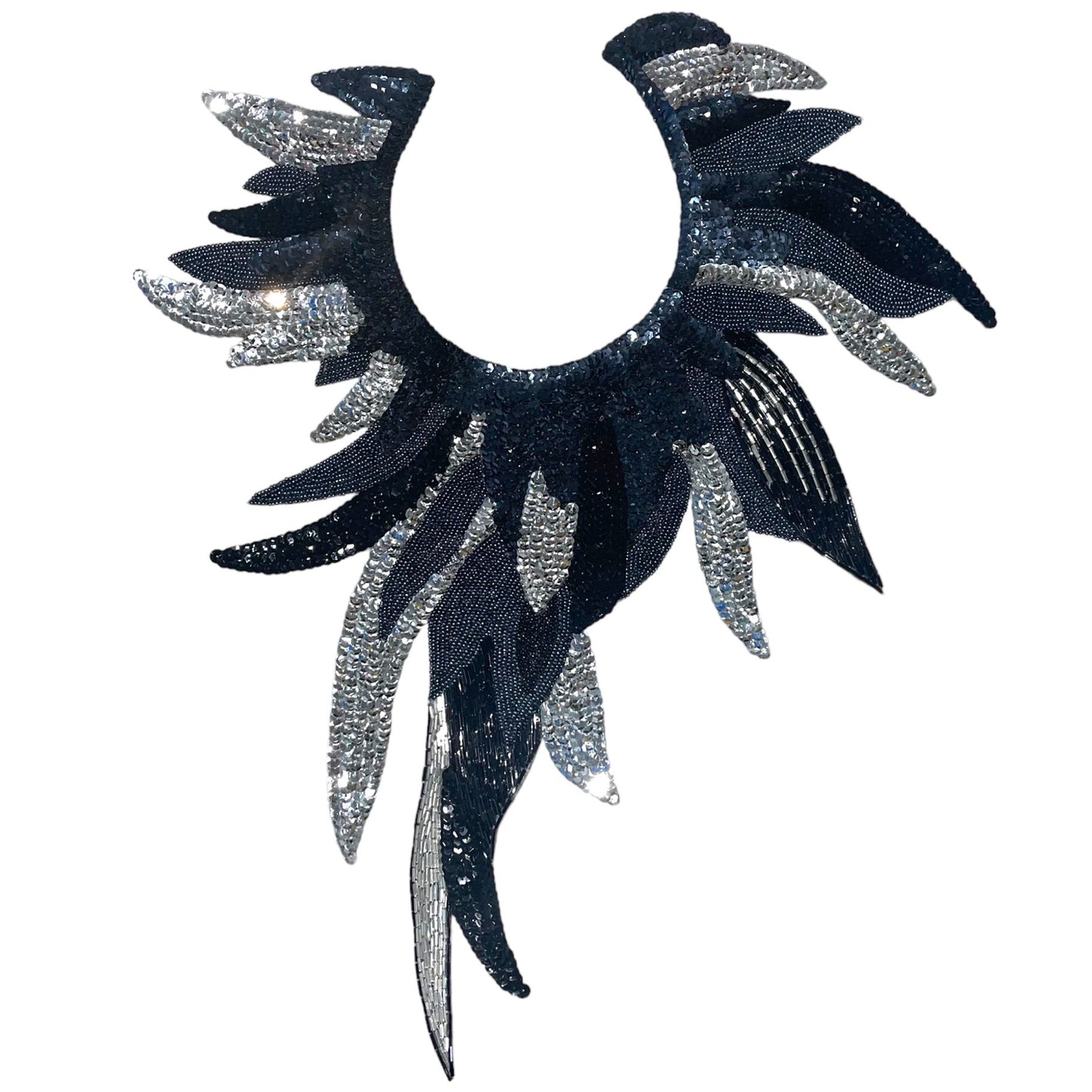 Precioso aplique de collar grande con lentejuelas y abalorios negros y plateados de 45,72 cm x 33,02 cm