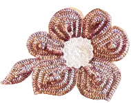 Flor de lentejuelas rosa empolvado y abalorios blancos 7.5" x 5" con centro de perlas 7" x 5.75"