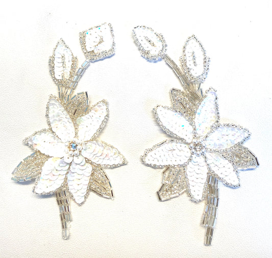 Par de flores con lentejuelas blancas chinas y cuentas plateadas de 5" x 2.5"