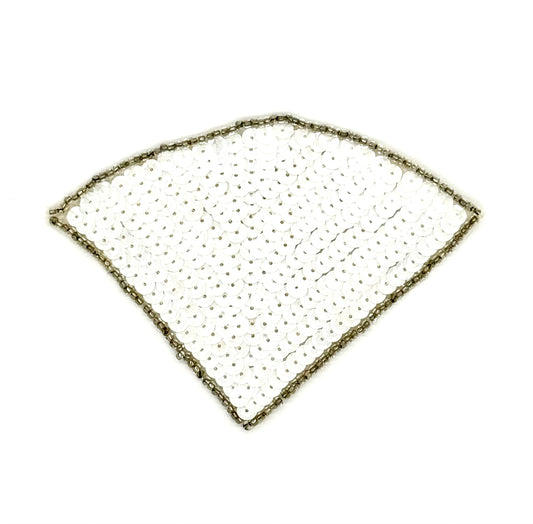 Diseño con Motivo de Abanico con Lentejuelas Blancas y Cuentas Plateadas 3.5" x 5"