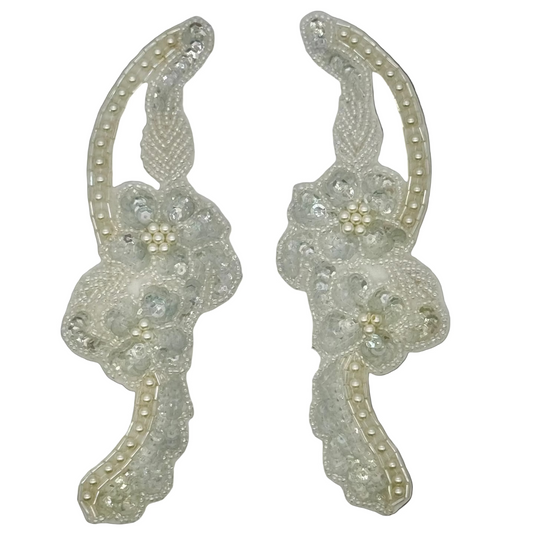 Par de Flores de Diseño con Lentejuelas, Cuentas y Perlas Blancas Iridiscentes 6.5”x2.5”