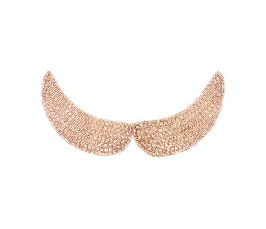 Collar con diseño de motivo rosa con cuentas de 11.5” x 5.5”