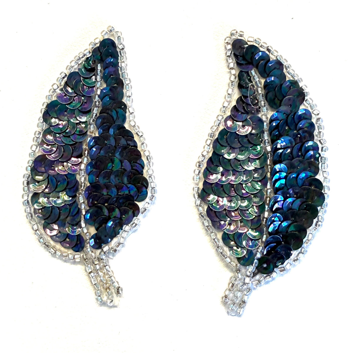 Par de hojas con lentejuelas y cuentas Moonlite 3.5" x 2"