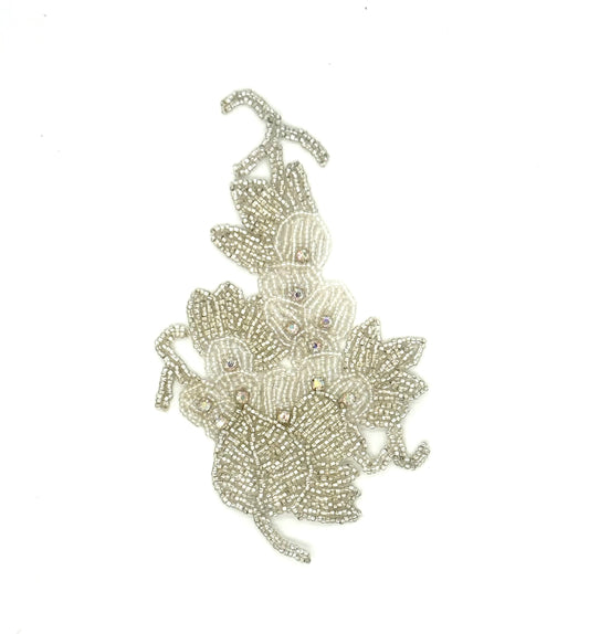 Racimo de flores y hojas de diseño con cuentas plateadas y 12 diamantes de imitación AB de 6.5" x 4"